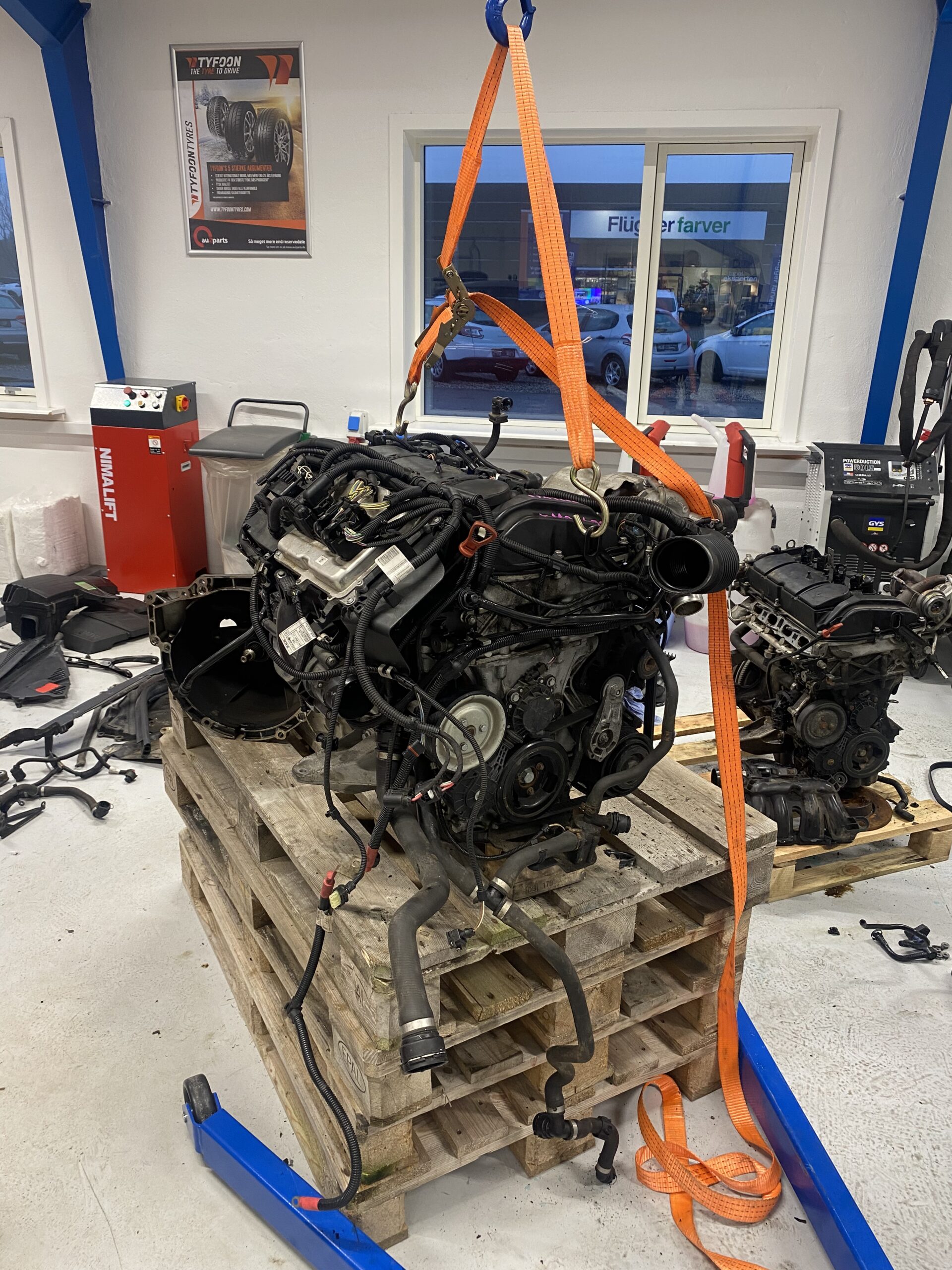 Reparation af motor på autoværksted i Silkeborg